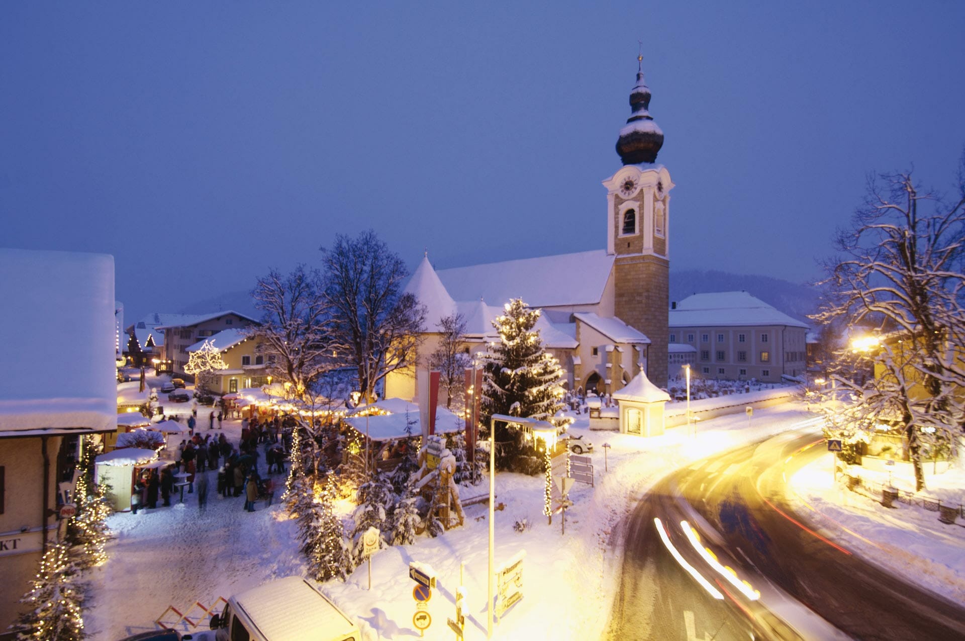 Stadtplatz von Altenmarkt im Winter direkt in der Nähe unserer Appartements