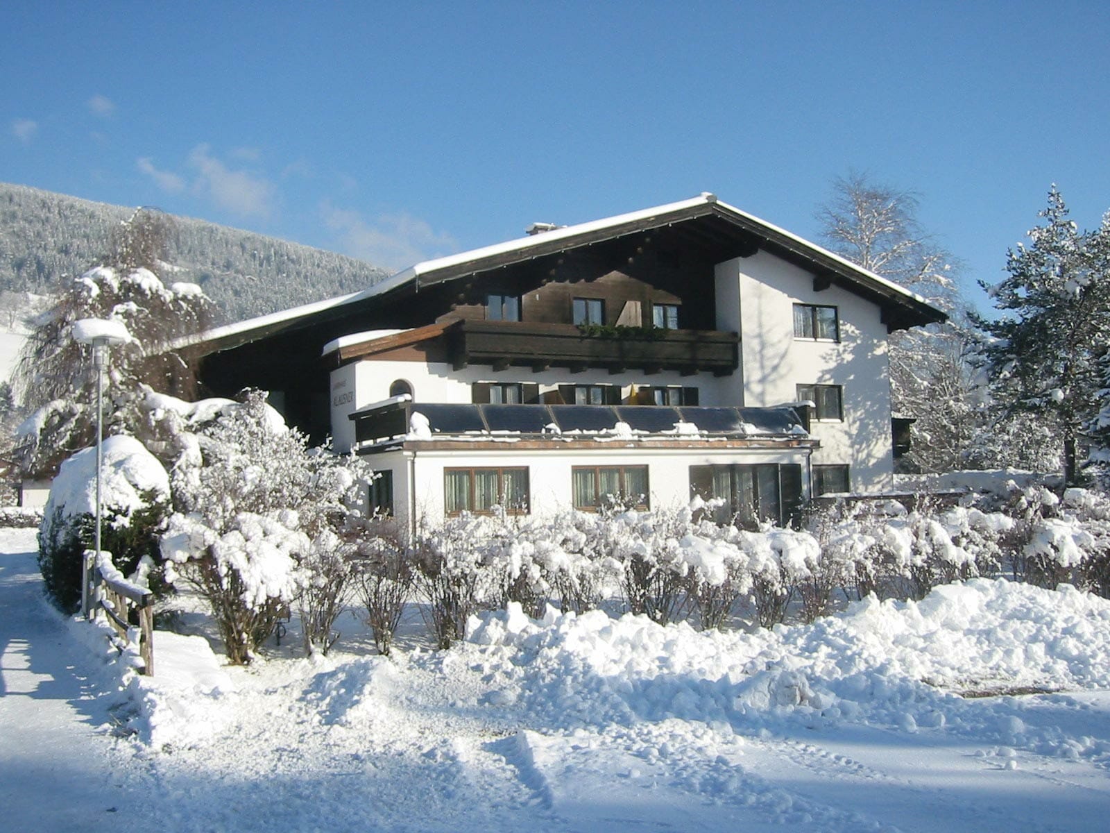 Außenansicht unserer Appartements als Basis ihres Winterurlaubs